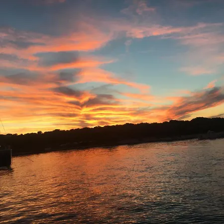 Zuzi Otok Hrvatska 公寓